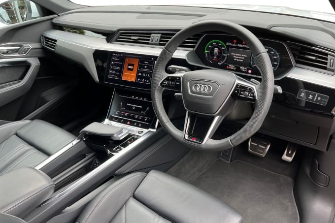 2024 Audi Q8