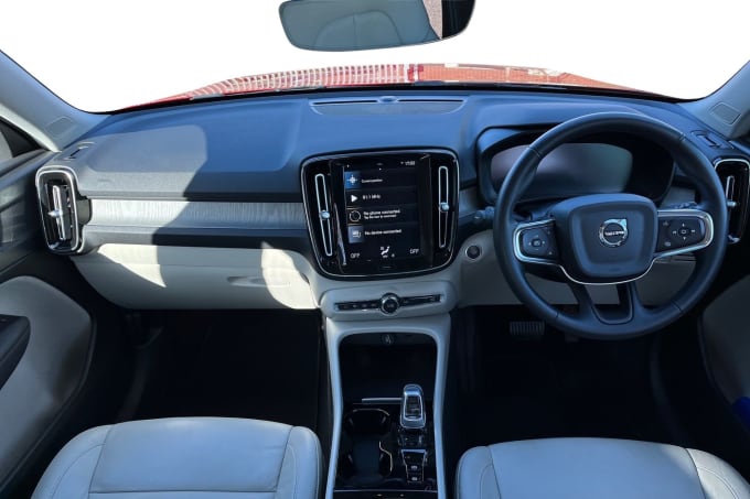2025 Volvo Xc40