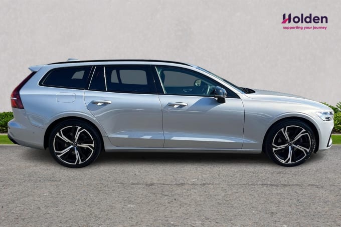 2025 Volvo V60