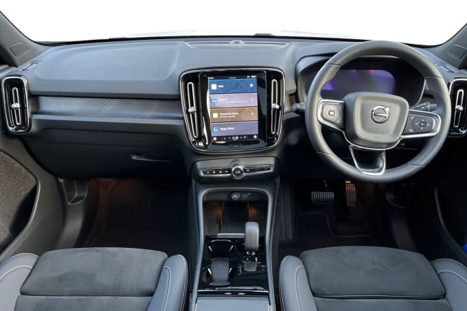 2025 Volvo Xc40
