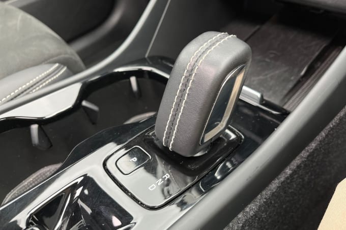 2025 Volvo Xc40