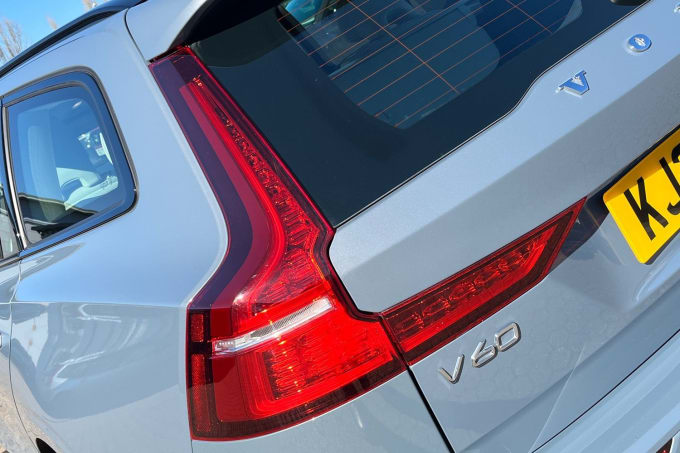 2025 Volvo V60
