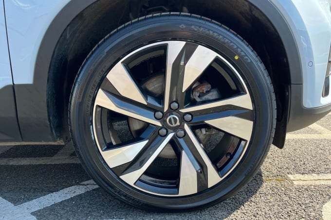 2025 Volvo Xc40