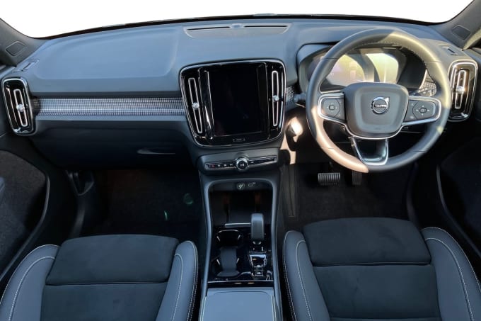 2025 Volvo Xc40