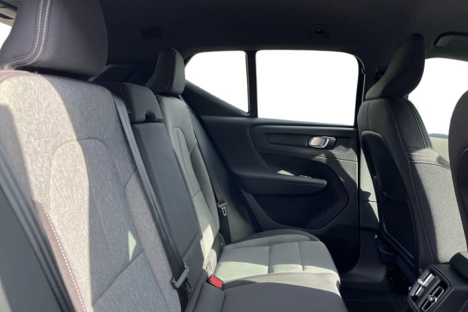 2025 Volvo Xc40