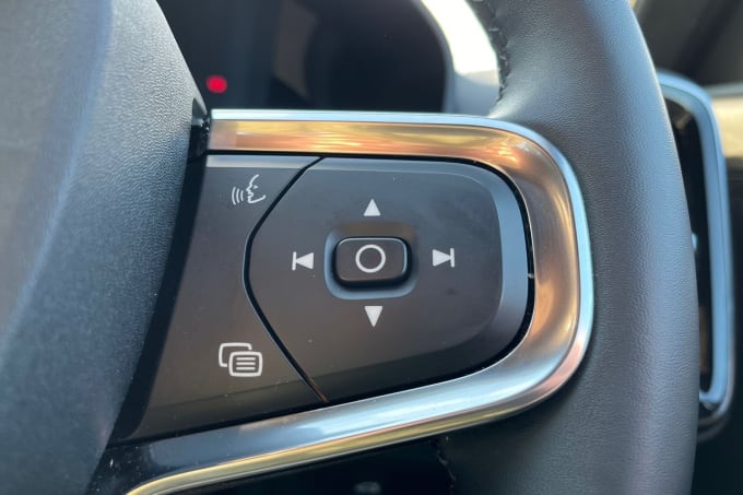 2025 Volvo Xc40