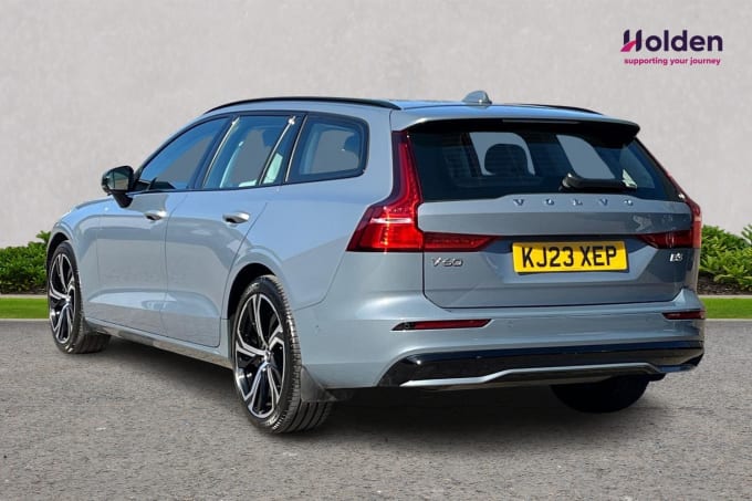 2025 Volvo V60