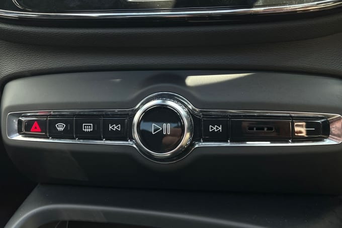 2025 Volvo Xc40