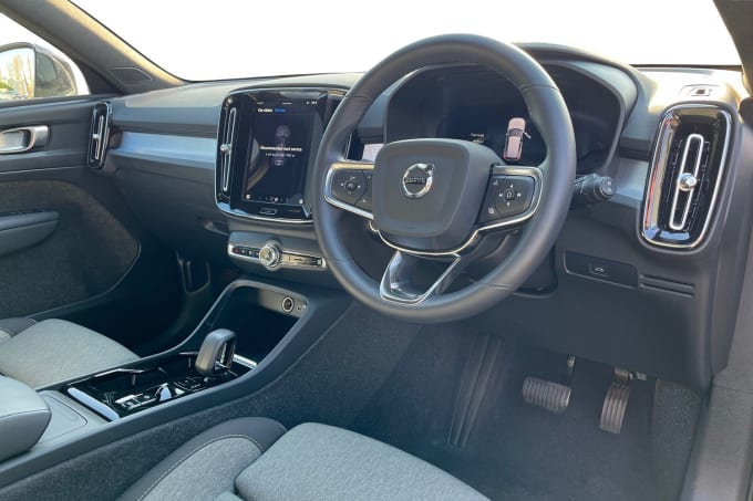 2025 Volvo Xc40