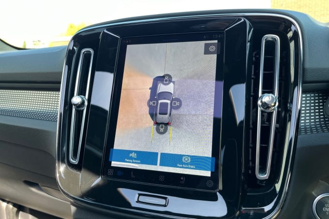 2025 Volvo Xc40