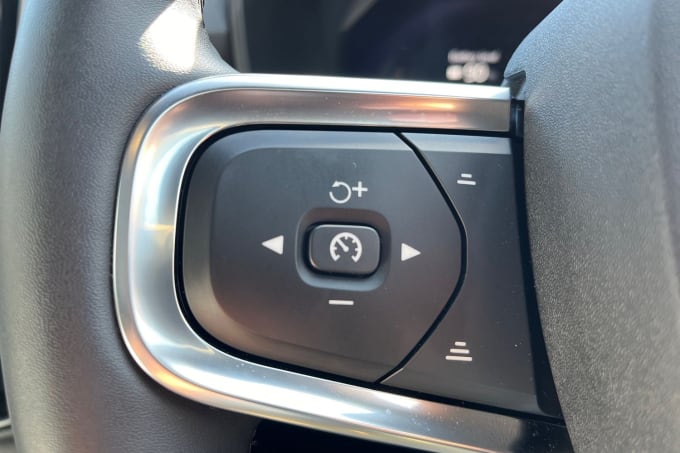 2025 Volvo C40