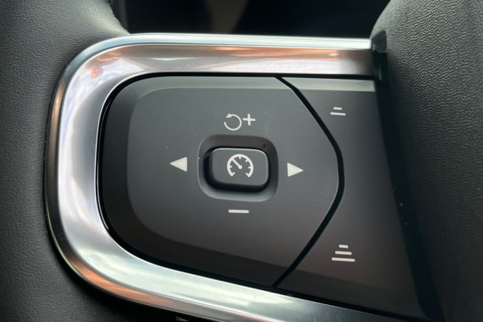 2025 Volvo Xc40