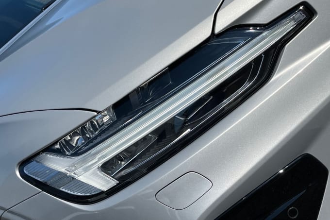 2025 Volvo V60