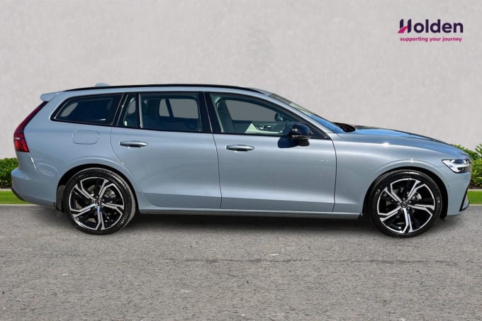 2025 Volvo V60