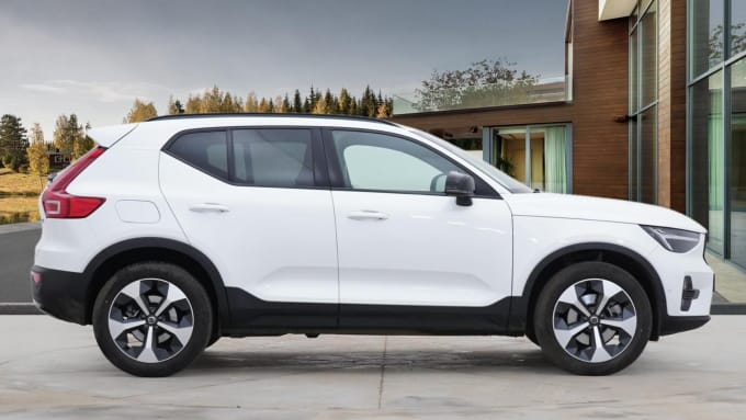 2025 Volvo Xc40