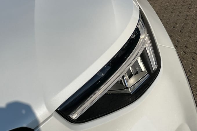 2025 Volvo Xc40