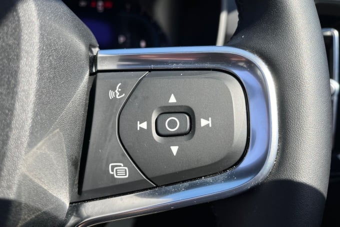 2025 Volvo Xc40