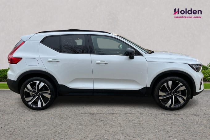 2025 Volvo Xc40