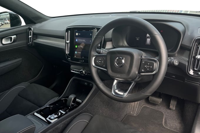 2025 Volvo Xc40