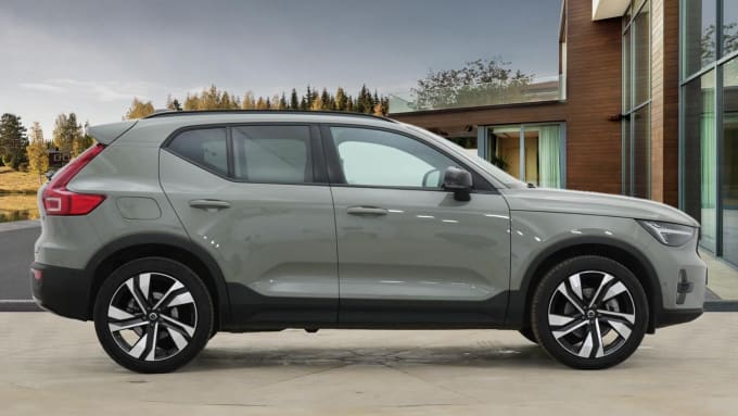 2025 Volvo Xc40