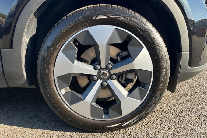 2025 Volvo Xc40