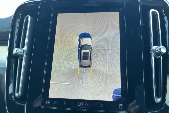 2025 Volvo Xc40