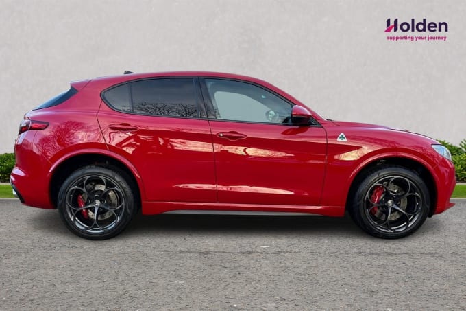 2025 Alfa Romeo Stelvio