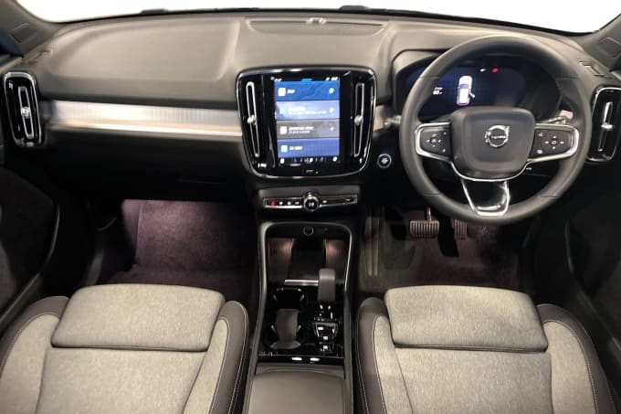 2025 Volvo Xc40