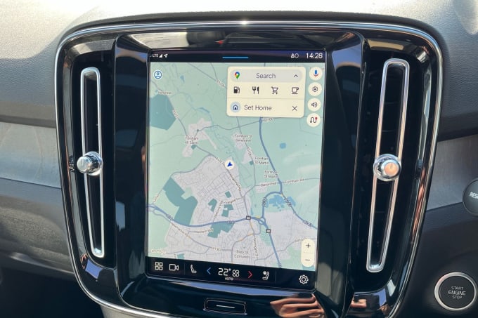 2025 Volvo Xc40