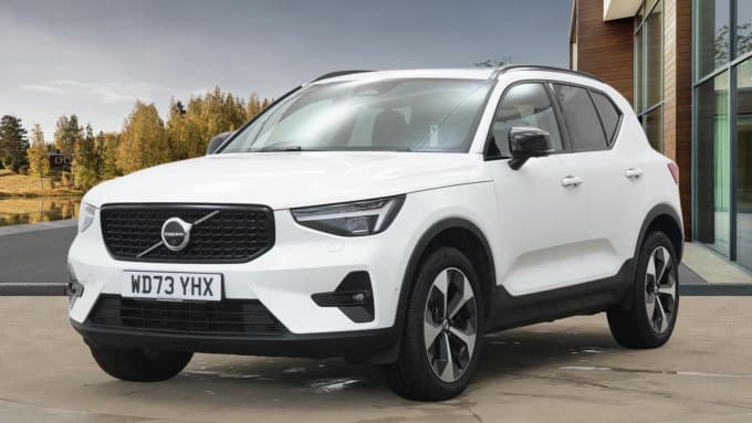 2025 Volvo Xc40