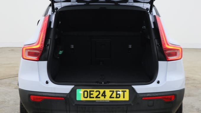 2025 Volvo Xc40