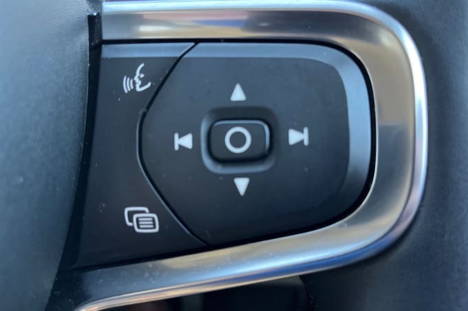 2025 Volvo Xc40