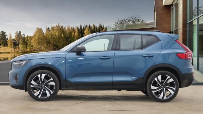 2025 Volvo Xc40