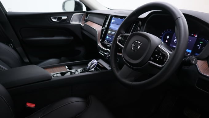 2025 Volvo Xc60