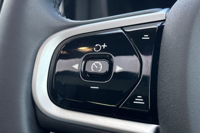 2025 Volvo Xc60