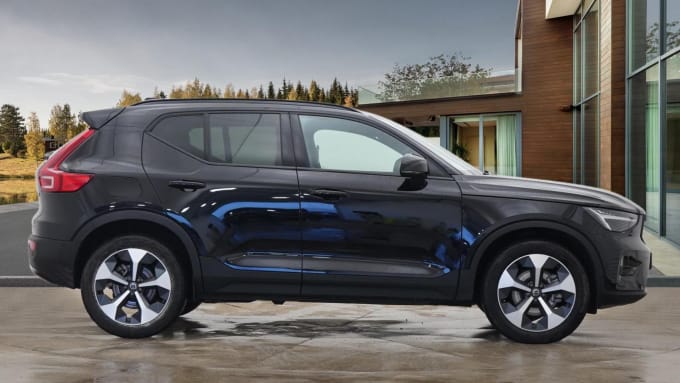 2025 Volvo Xc40