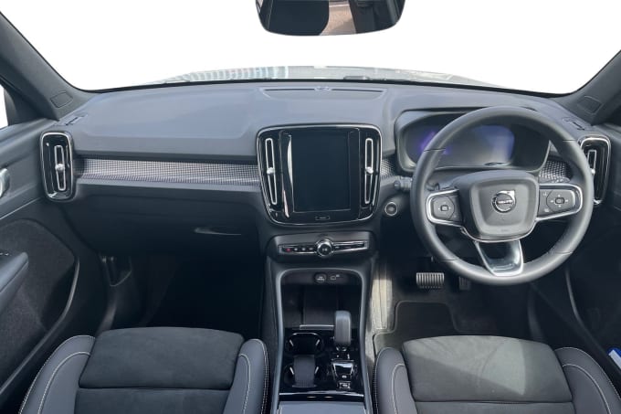 2025 Volvo Xc40