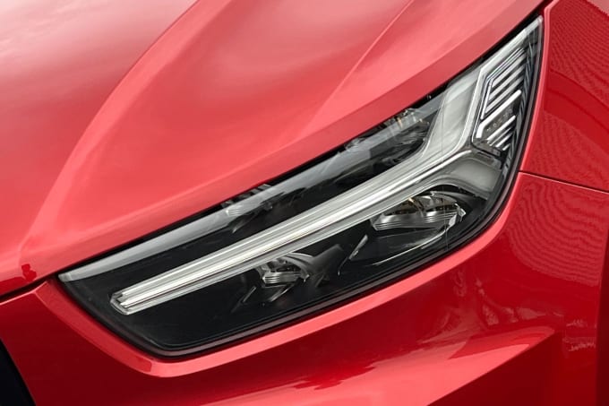 2025 Volvo Xc40