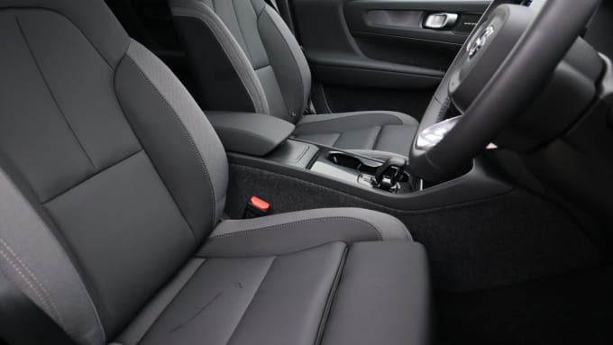 2025 Volvo Xc40