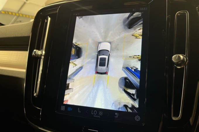 2025 Volvo Xc40