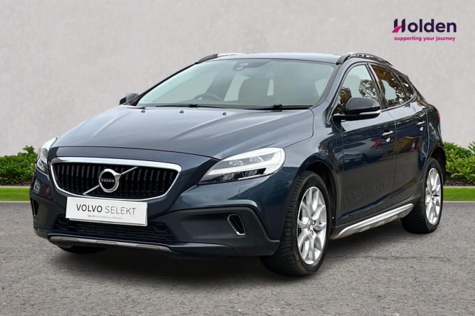 2024 Volvo V40 Cross Country