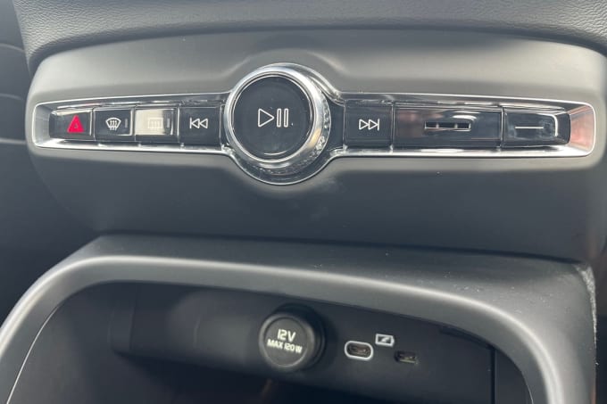 2025 Volvo Xc40