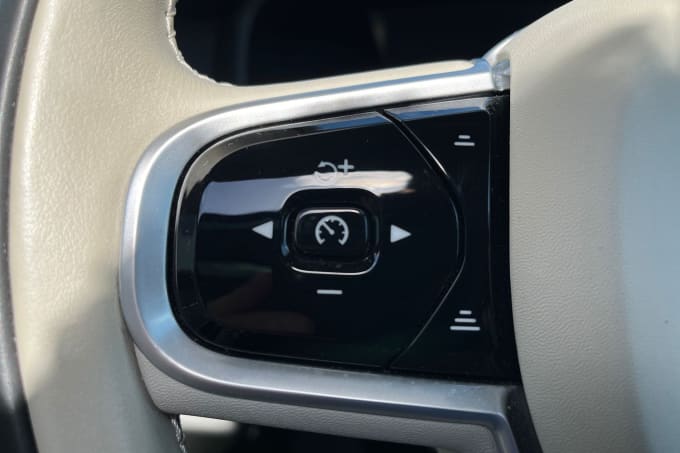 2025 Volvo V90