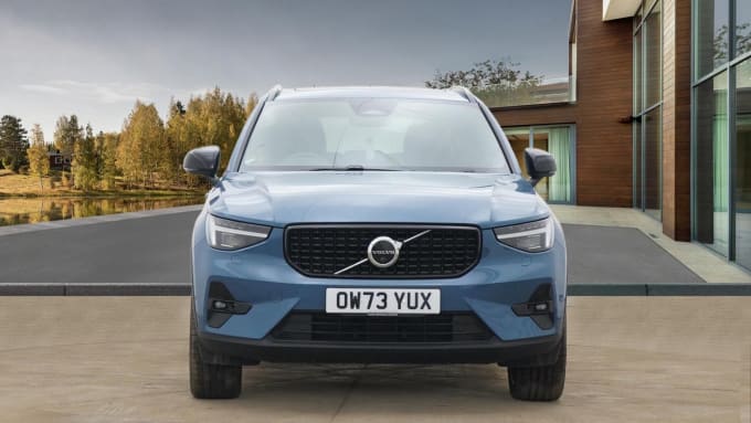 2025 Volvo Xc40