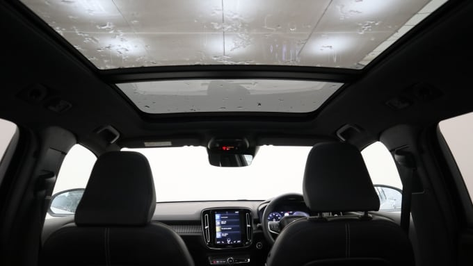 2025 Volvo Xc40
