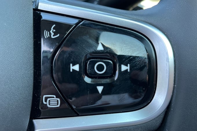 2025 Volvo V60