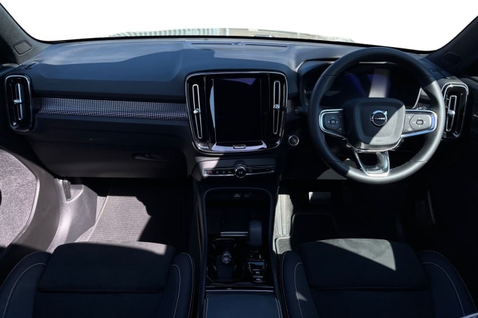 2025 Volvo Xc40