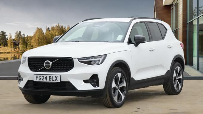 2025 Volvo Xc40