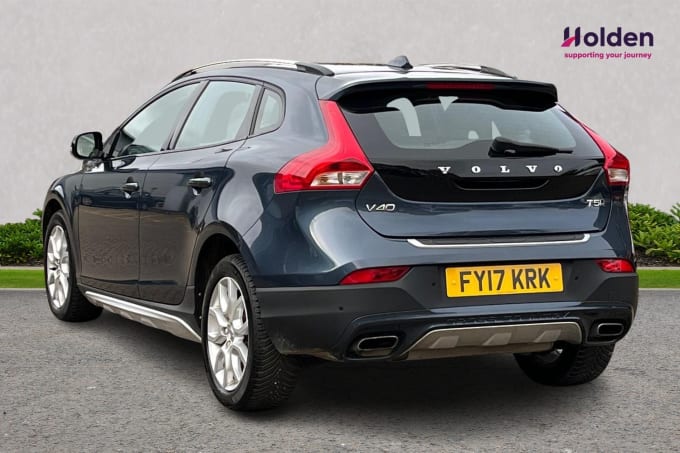 2024 Volvo V40 Cross Country