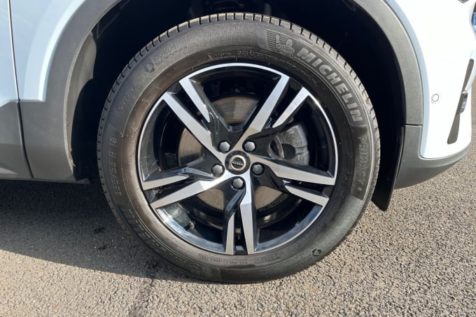 2025 Volvo Xc40